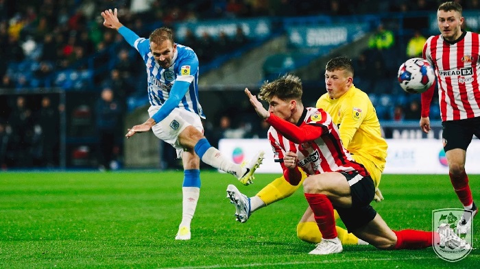 Soi kèo Sunderland vs Huddersfield, 01h45 ngày 19/4