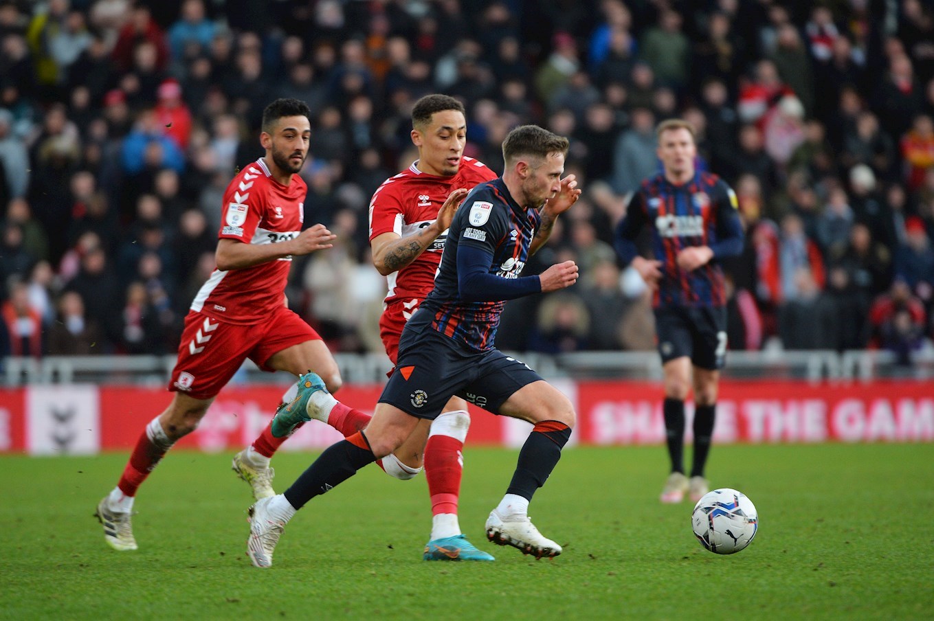 Soi kèo Luton Town vs Middlesbrough, 02h00 ngày 25/4