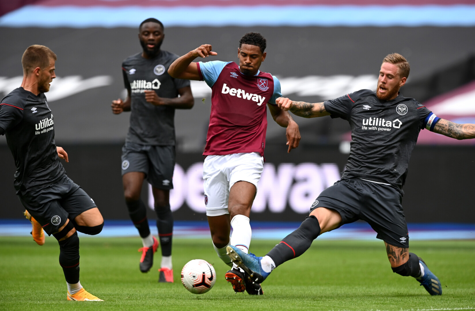 Soi kèo Brentford vs West Ham, 20h00 ngày 14/5